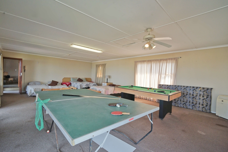 5 Bedroom Property for Sale in Winterstrand Eastern Cape